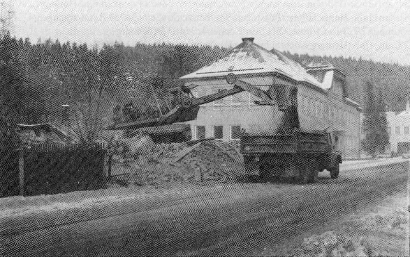 Demolice domu na konci 70. let 19. st.